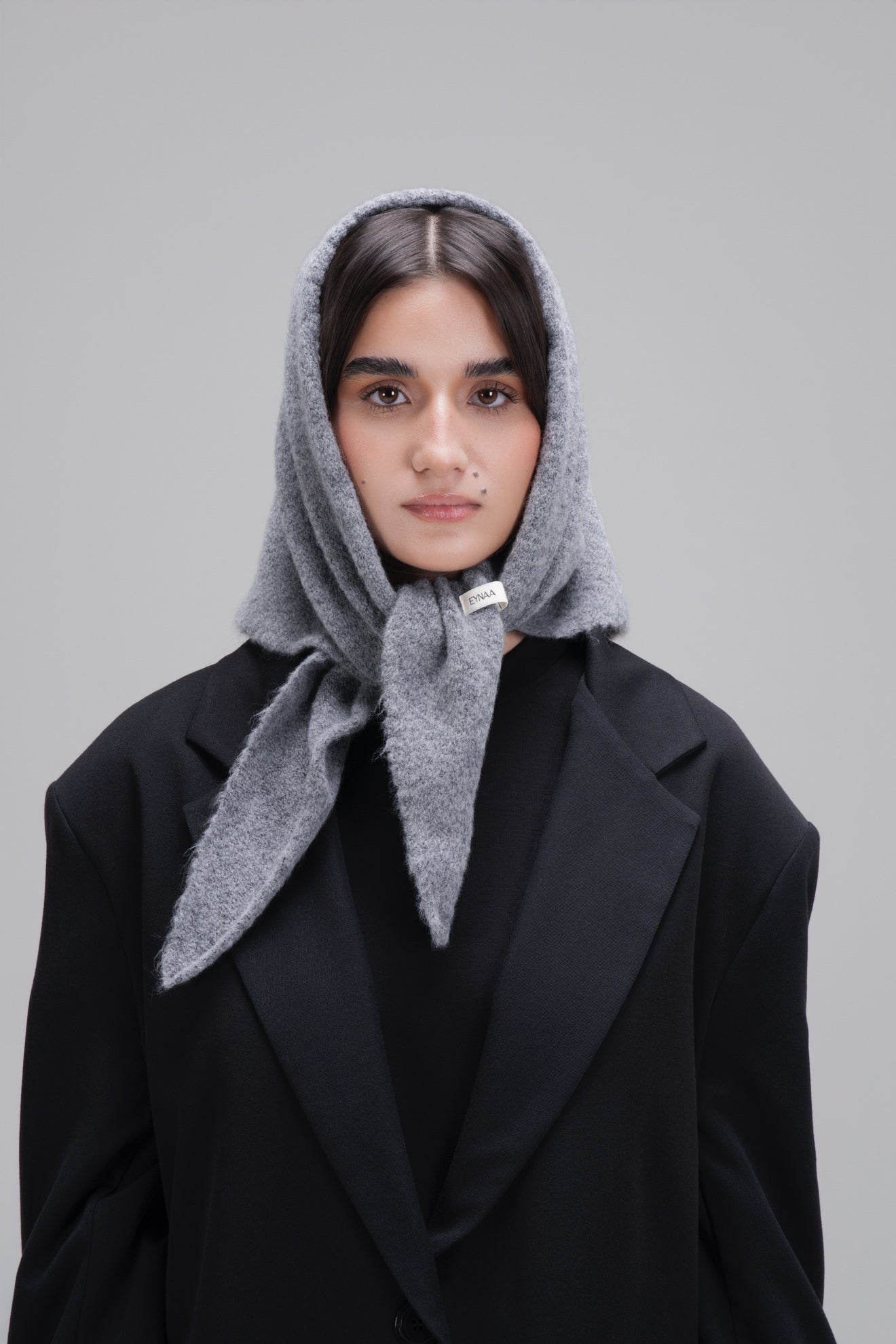 ÉCHARPE TRIANGULAIRE [GRIS]