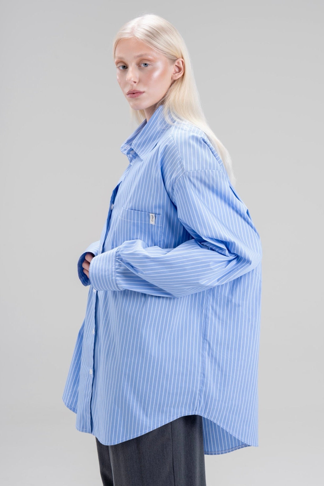 CHEMISE À ÉPAULETTES [BLEU RAYÉ]