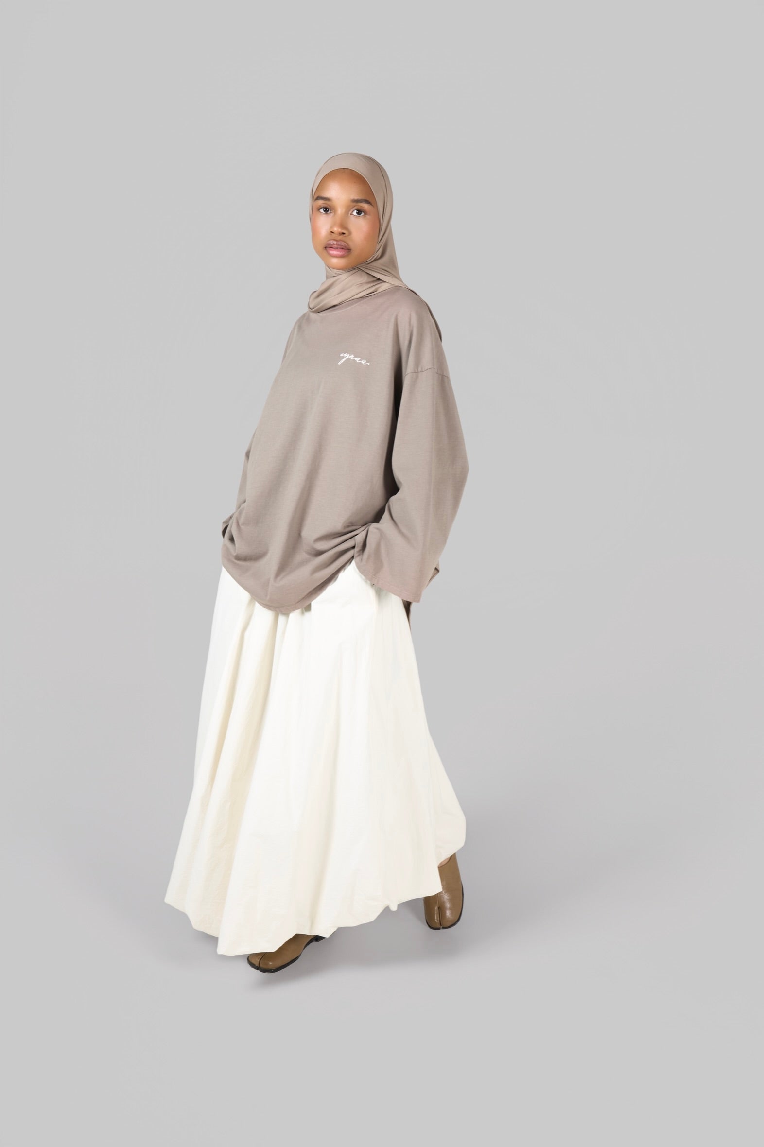 BASIC T-SHIRT [TAUPE]