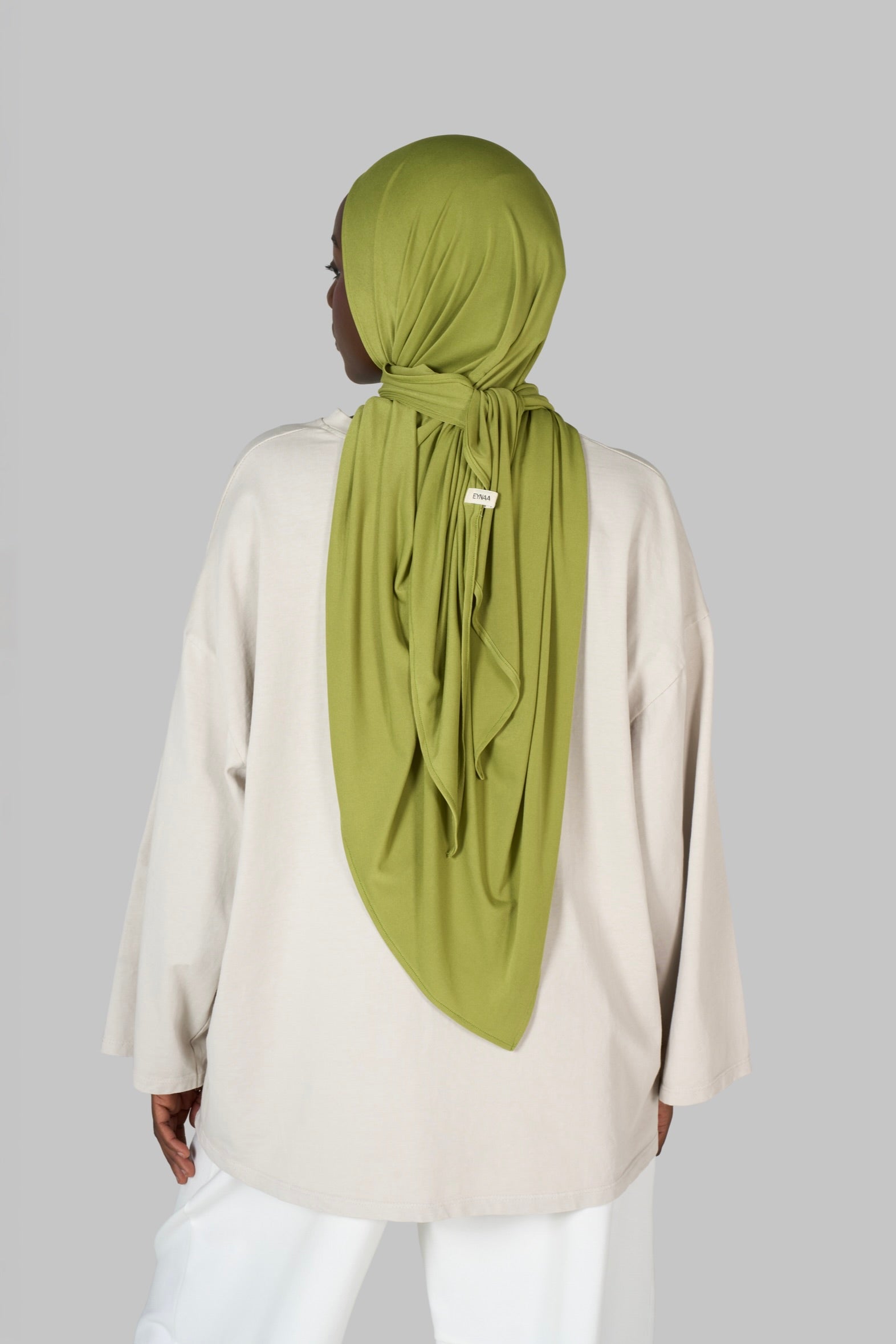 CAMISETA TRIÁNGULO PREMIUM [OLIVA]