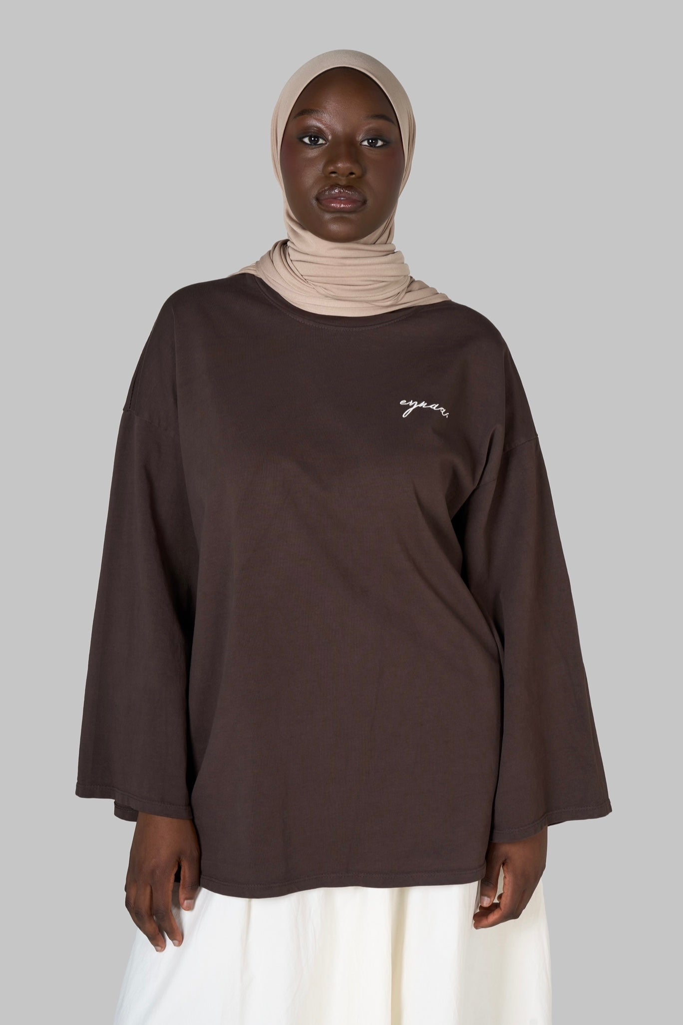 CAMISETA TRIÁNGULO PREMIUM [CAPPUCCINO]
