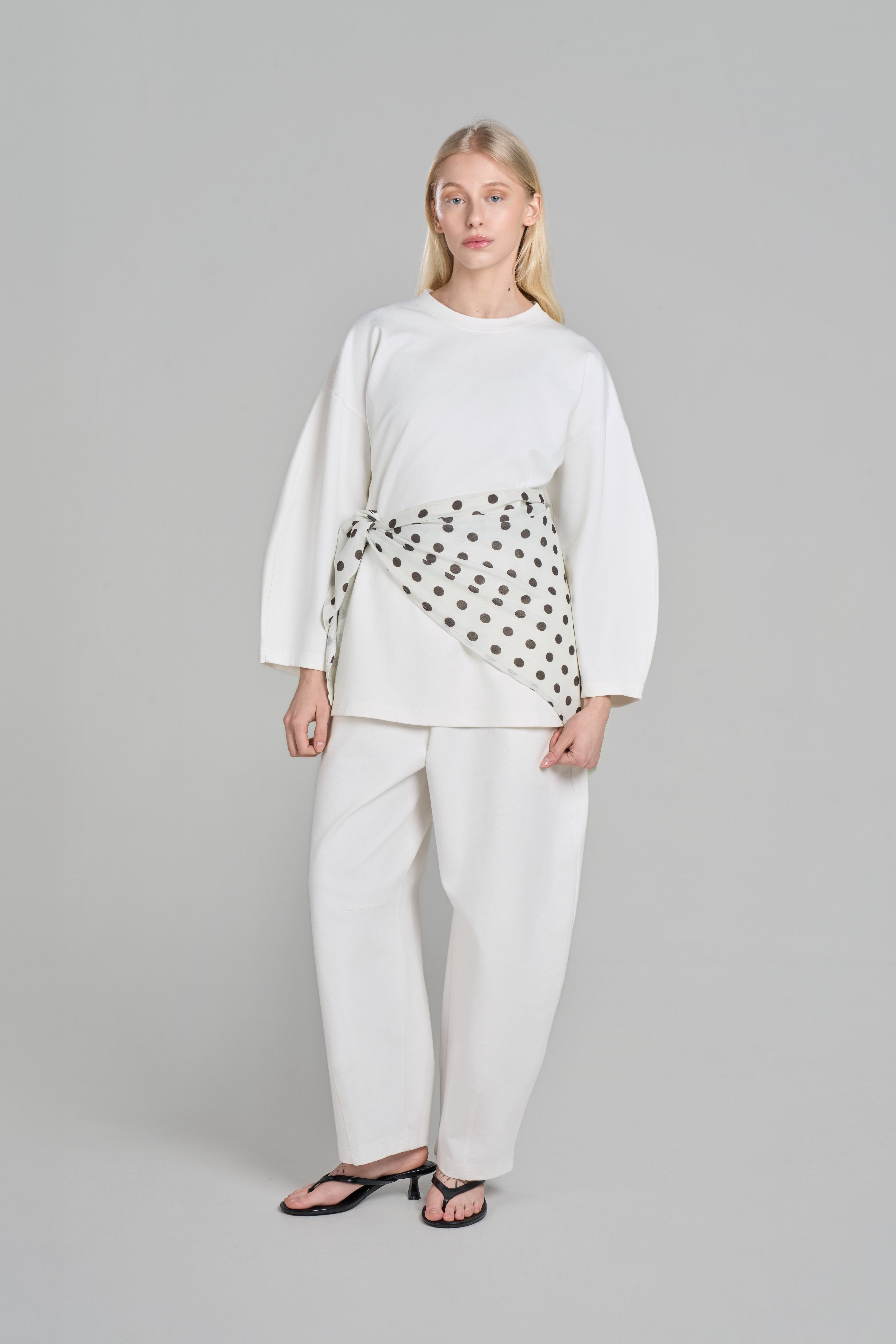 TRIANGLE LAYERING A NOUER  [Polkadot]