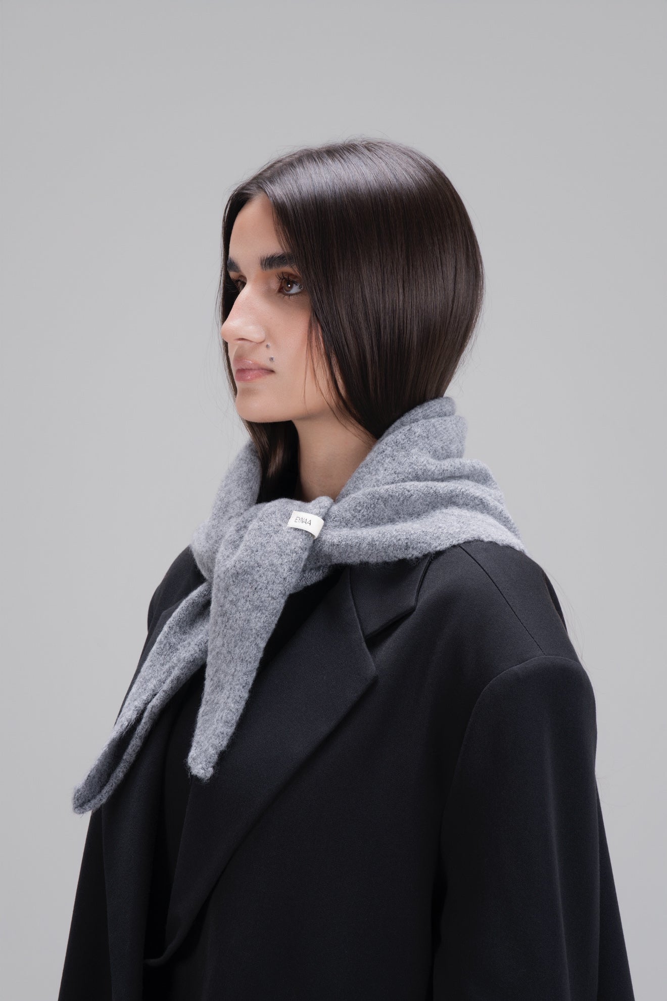 ÉCHARPE TRIANGULAIRE [GRIS]