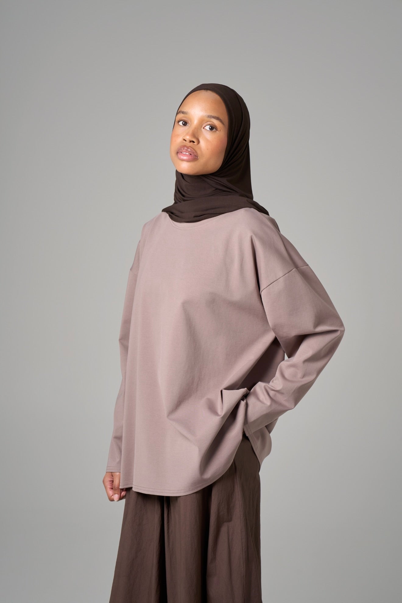 T-SHIRT MANCHES LONGUES  ESSENTIAL [Taupe]