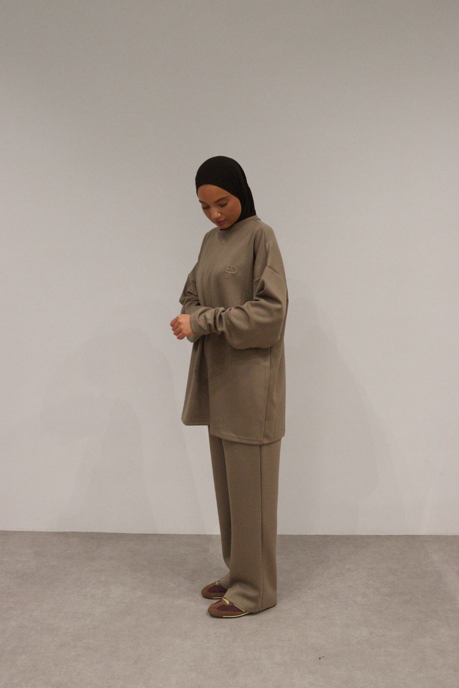 Basic Sweat [Taupe]