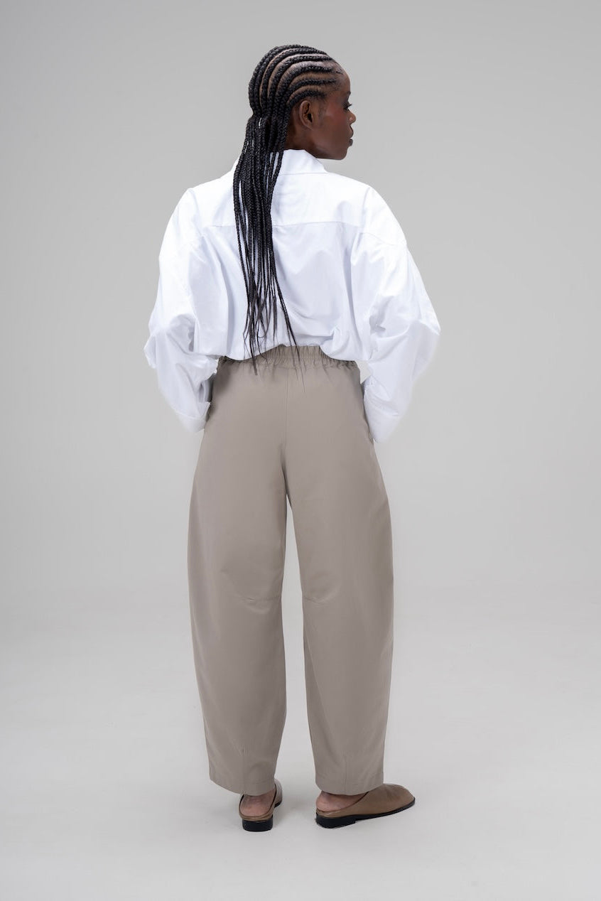 LE PANTALON BARREL [SAUGE]