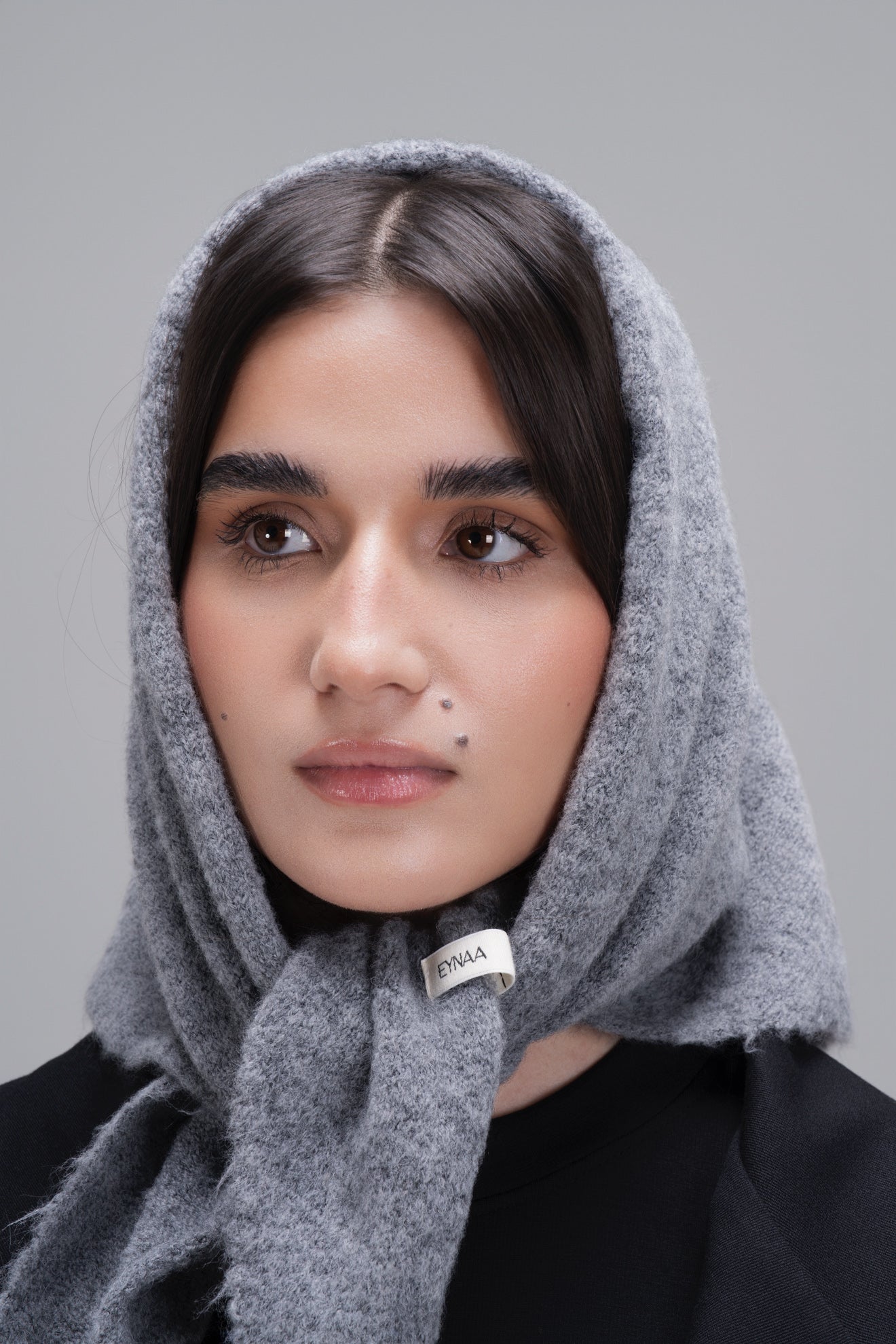 ÉCHARPE TRIANGULAIRE [GRIS]