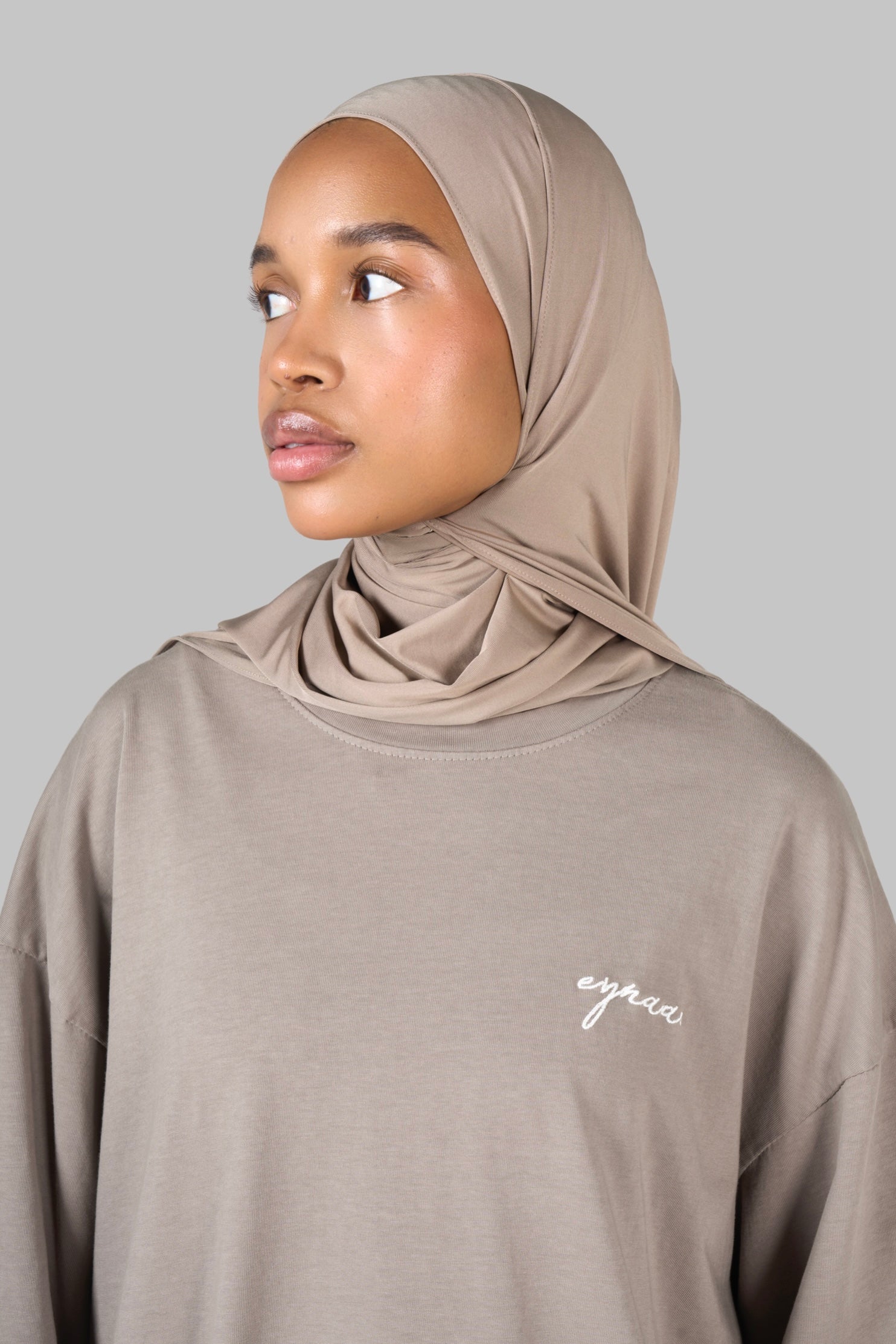 BASIC T-SHIRT [TAUPE]