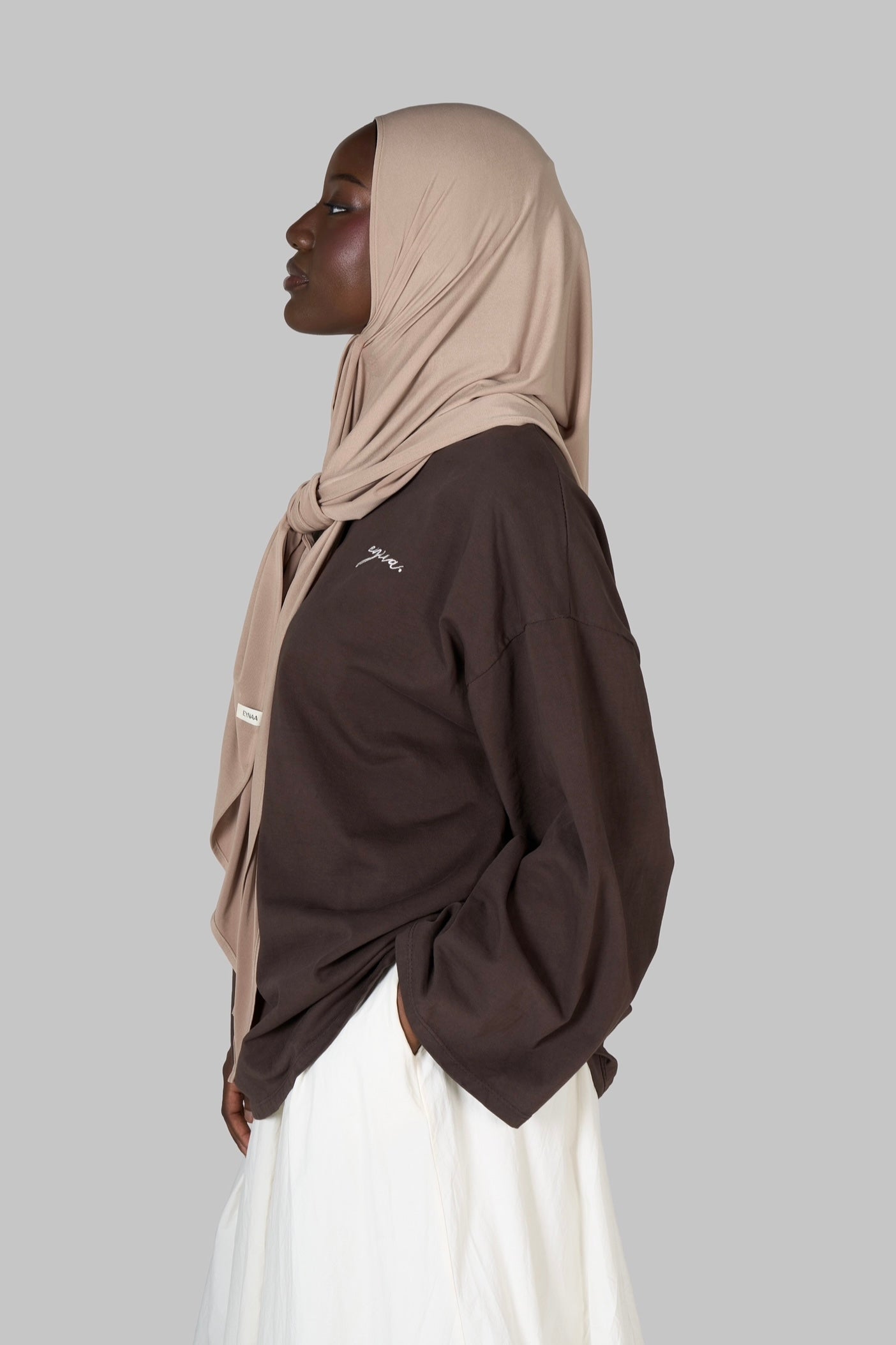 CAMISETA TRIÁNGULO PREMIUM [CAPPUCCINO]