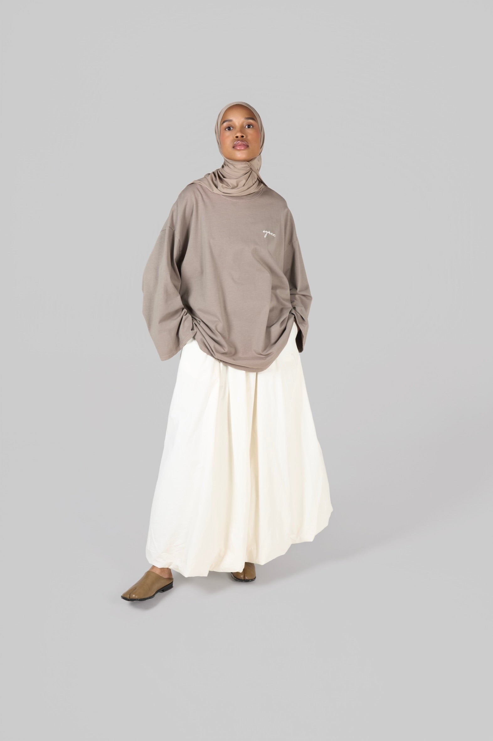 BASIC T-SHIRT [TAUPE]