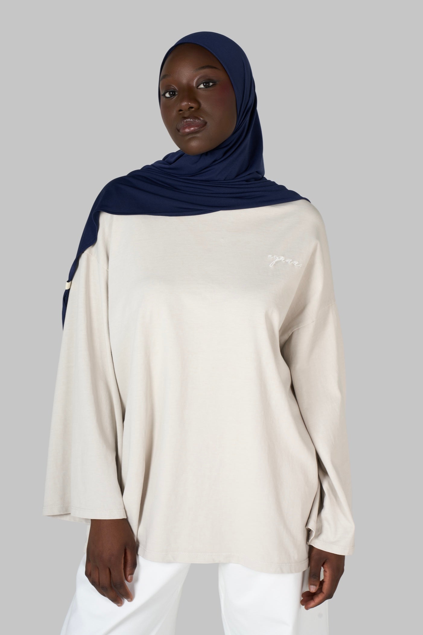 CAMISETA TRIÁNGULO PREMIUM [AZUL MARINO]